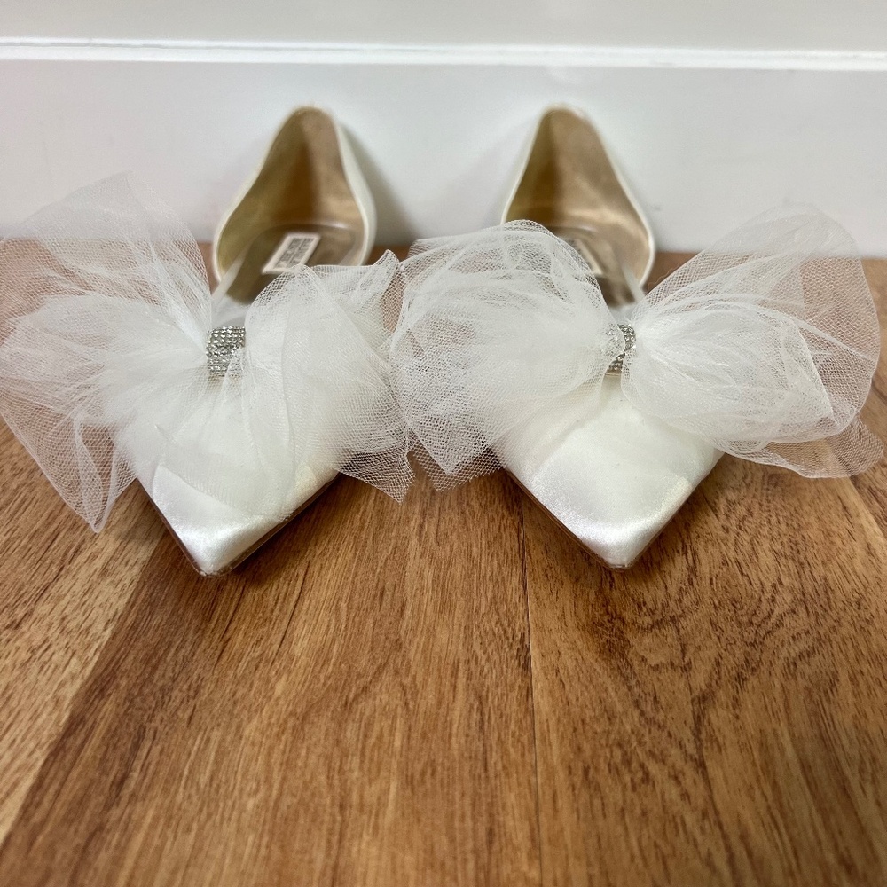 Badgley Mischka Ivory Satin Pointed Toe Flats with Tulle Bows